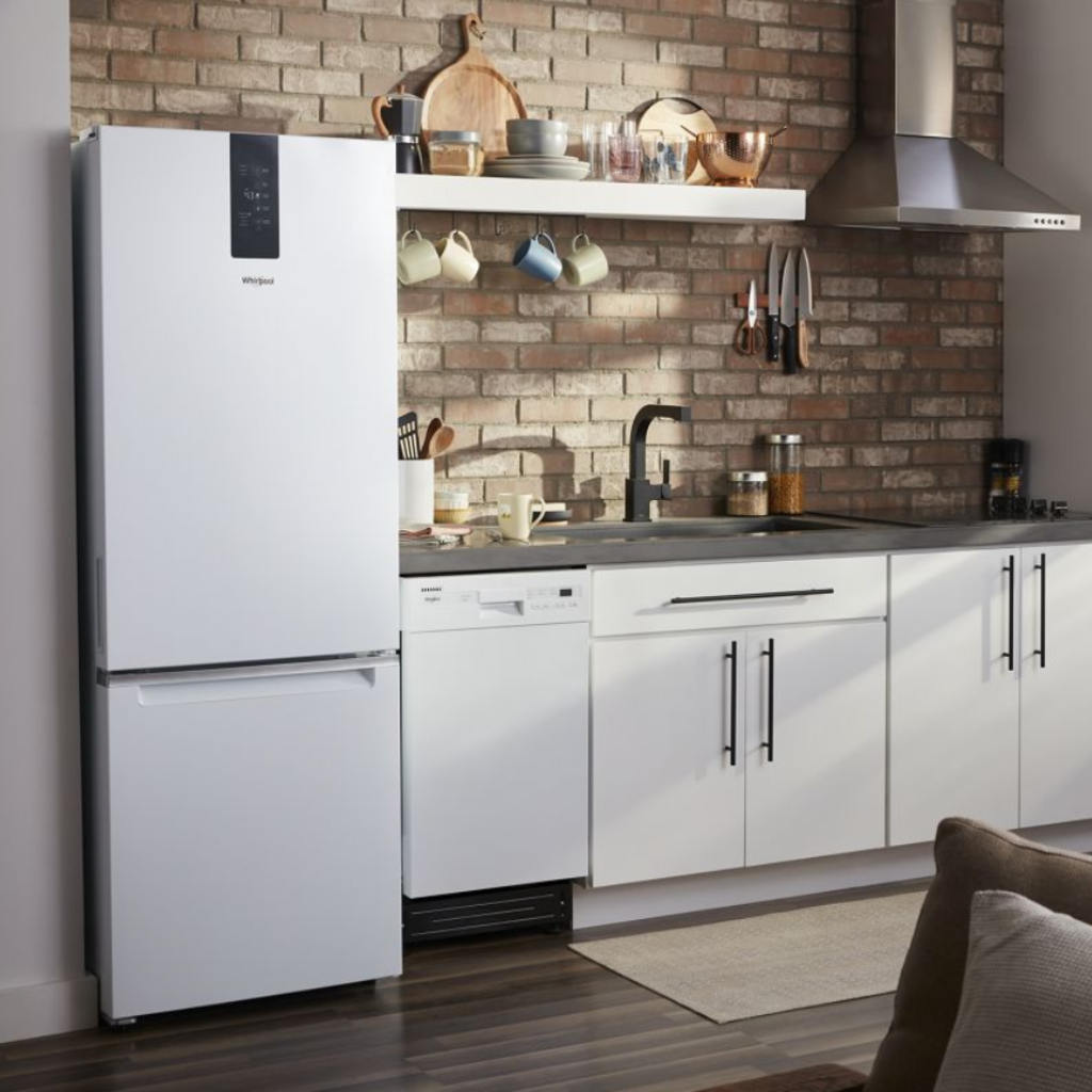 24-inch Wide Garage-Ready Bottom-Freezer Refrigerator - 12.9 cu. ft.